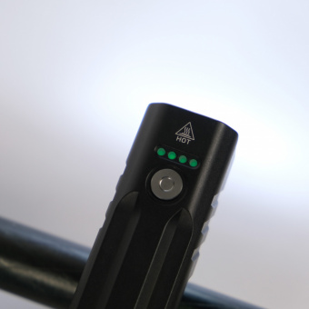 Фонарь EPILSO EPF-500 (карманный, Luminus SST40, 10W, 1x4000mAh, 5В (USB), металл, аккум. 21700)  (1/40)