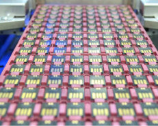 Интересно, как делают карты памяти и USB-накопители?