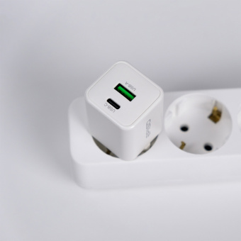Зарядное устройство USB EPILSO EPD-PA205 20Вт GaN (USB-C, USB-A) белый (1/50)